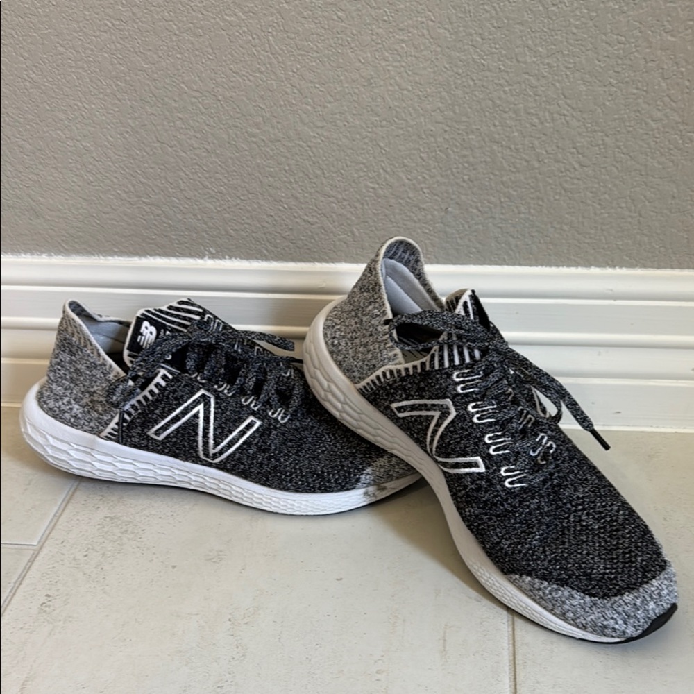 New Balance Knit Black and Gray Running Shoes
